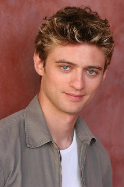 File:Crispin Freeman.jpg